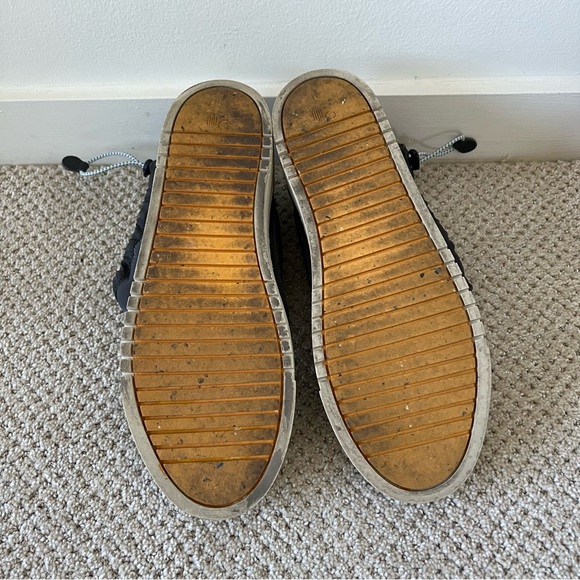 Oncept Lima Boots in Anthracite Gray - Picture 6 of 9